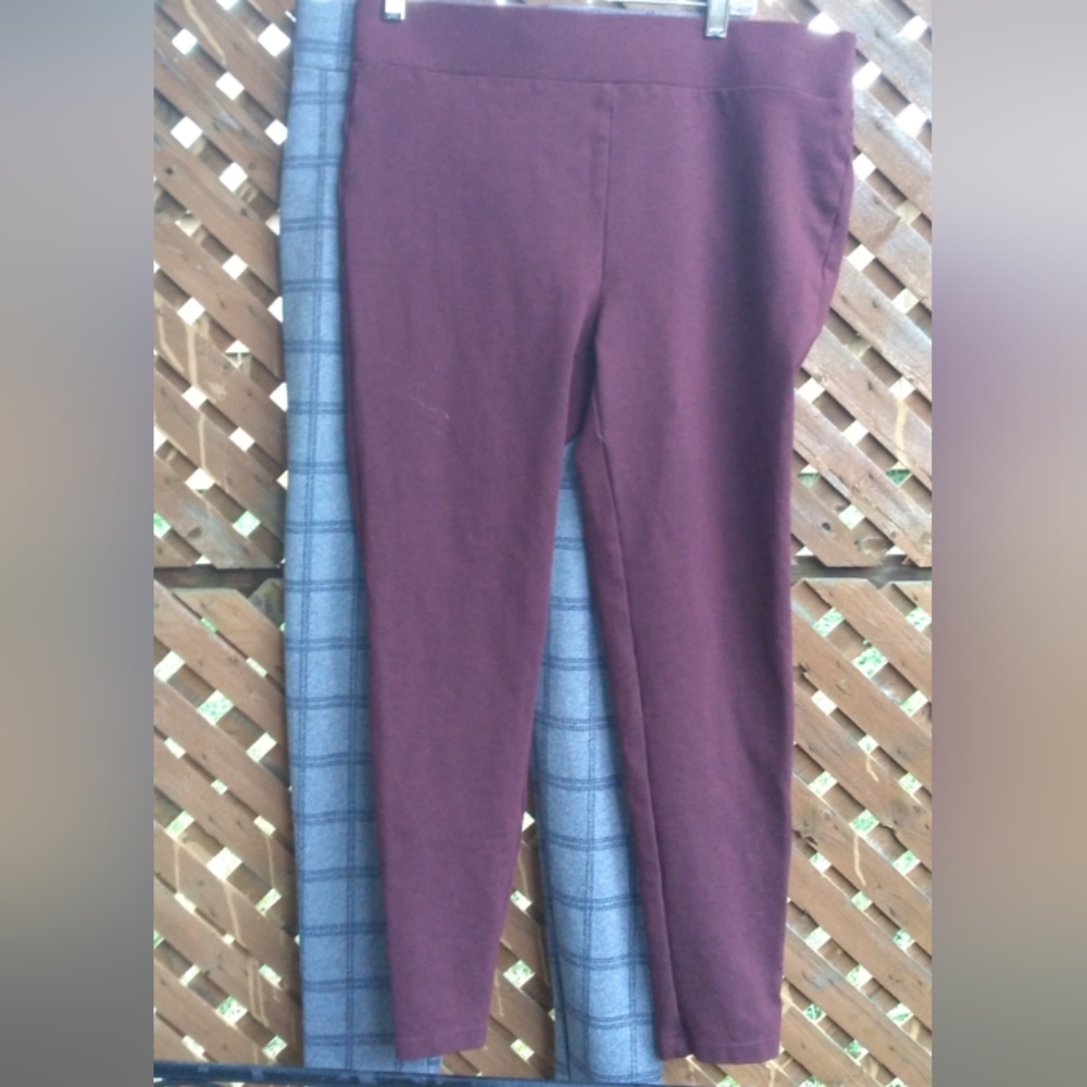 2 Pairs of Loft Leggings